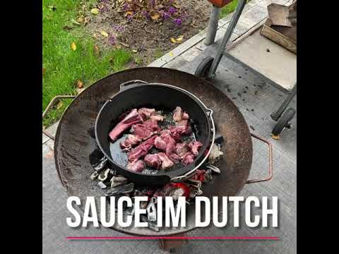 Wildschwein Keule im Smoker Sauce im Dutch